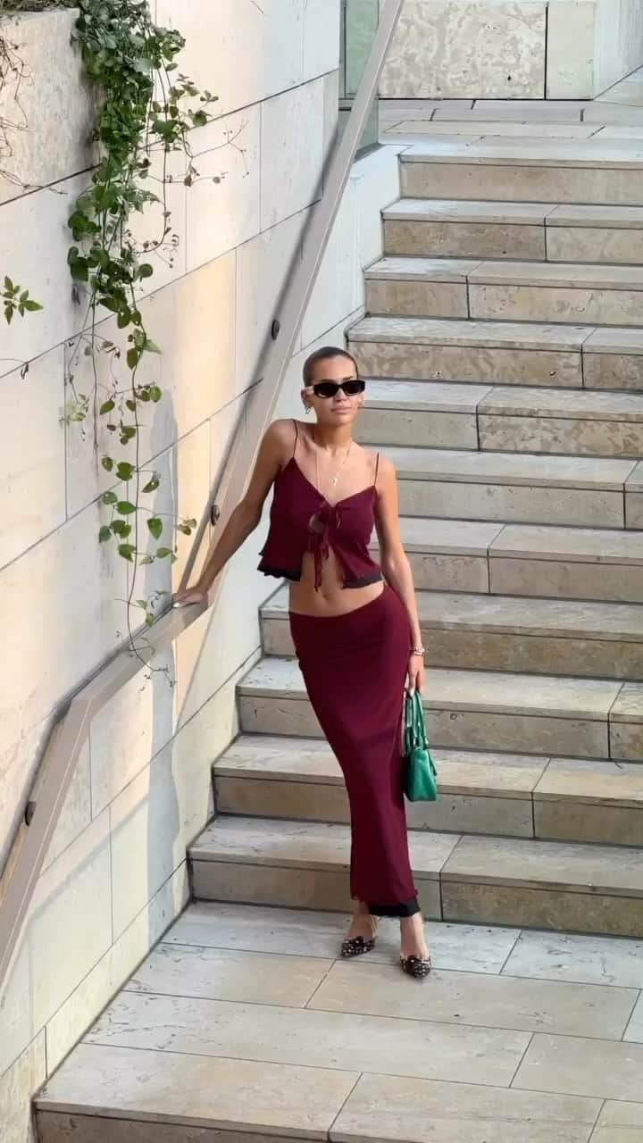 tiger Mistのインスタグラム：「@victoriawaldau spotted in the Marilyn Top NOW $17.50 USD + Skirt NOW $24.50 USD. 🥀 Tap to shop!」