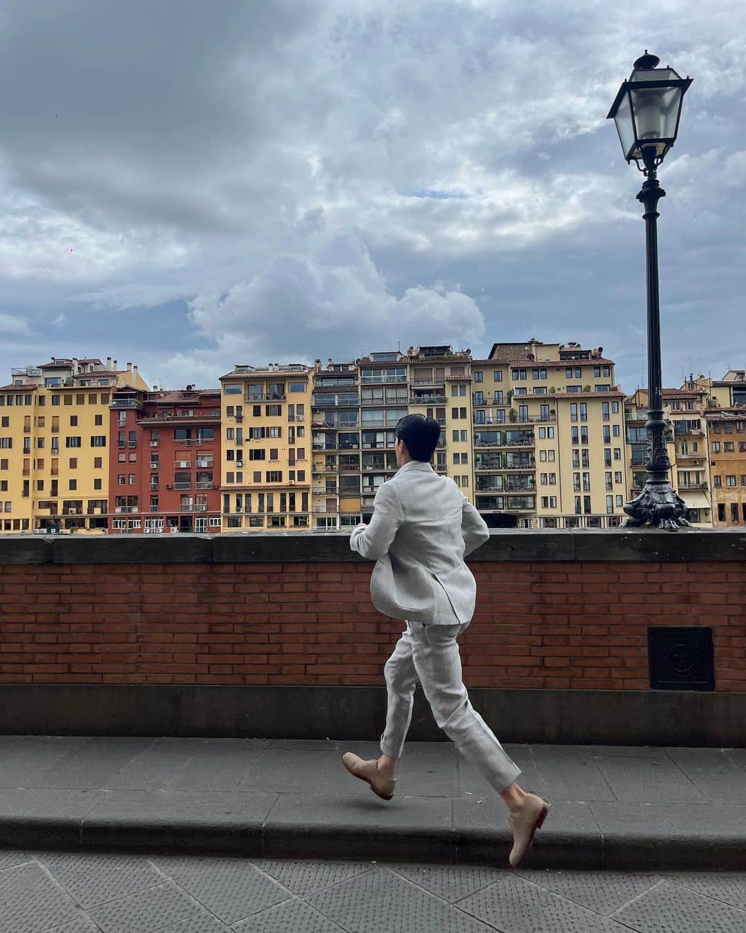 ウィ・ハジュンさんのインスタグラム写真 - (ウィ・ハジュンInstagram)「Brunello cucinelli in Firenze  @brunellocucinelli @brunellocucinelli_brand」6月20日 22時34分 - wi__wi__wi