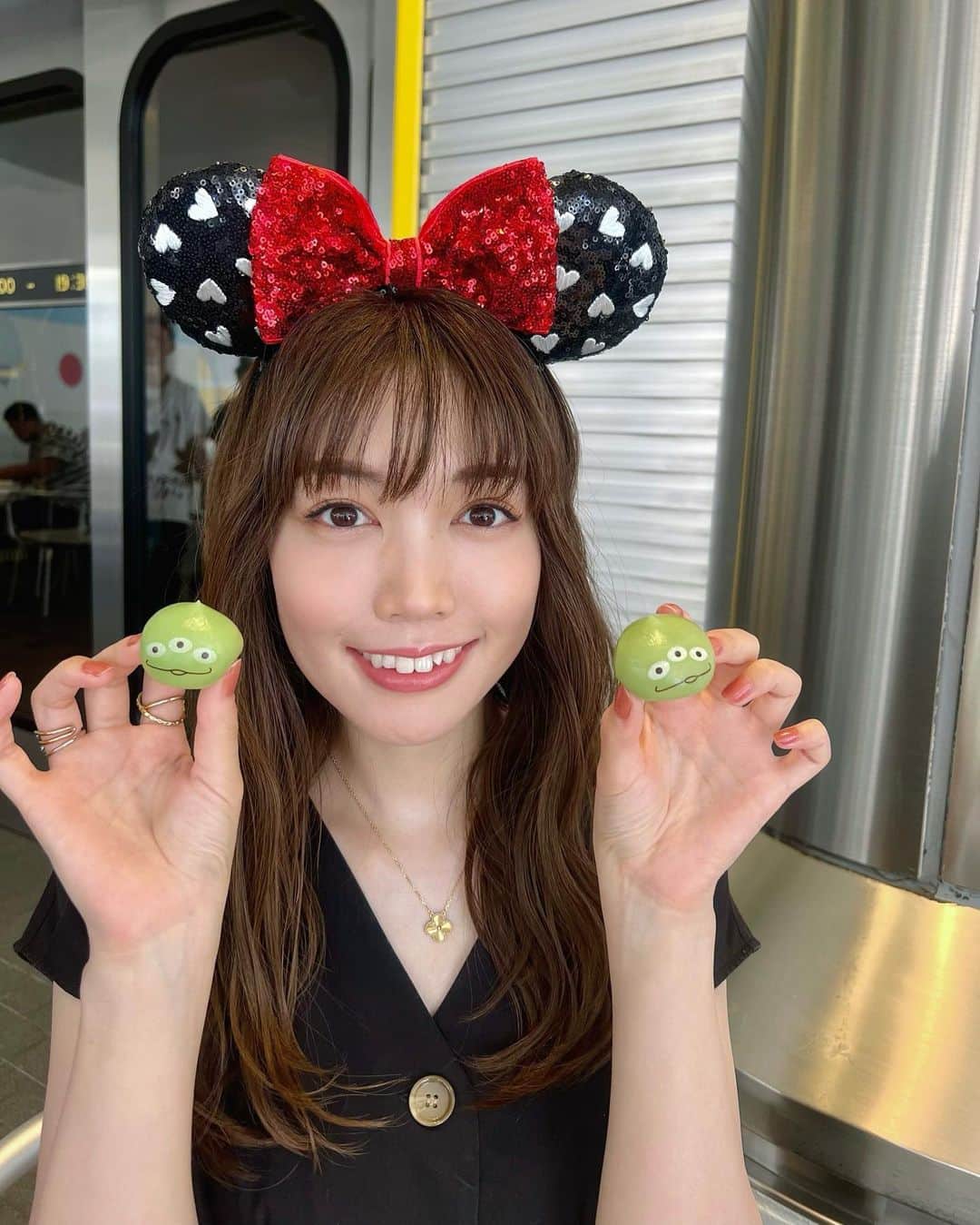 ののさんのインスタグラム写真 - (ののInstagram)「. ♡東京ディズニーリゾート40周年♡ 去年シーに行ったので今年はランドへ🏰  ♡ #東京ディズニーランド#ディズニーランド#ディズニー#ディズニーカチューシャ#ディズニーコーデ#リトルグリーンまん#ベイマックスカレー#ディズニーチュロス#ディズニーフード#ミッキー#ミニー#tokyodisneyland#disney#disneyland」6月21日 7時00分 - nonoko0309