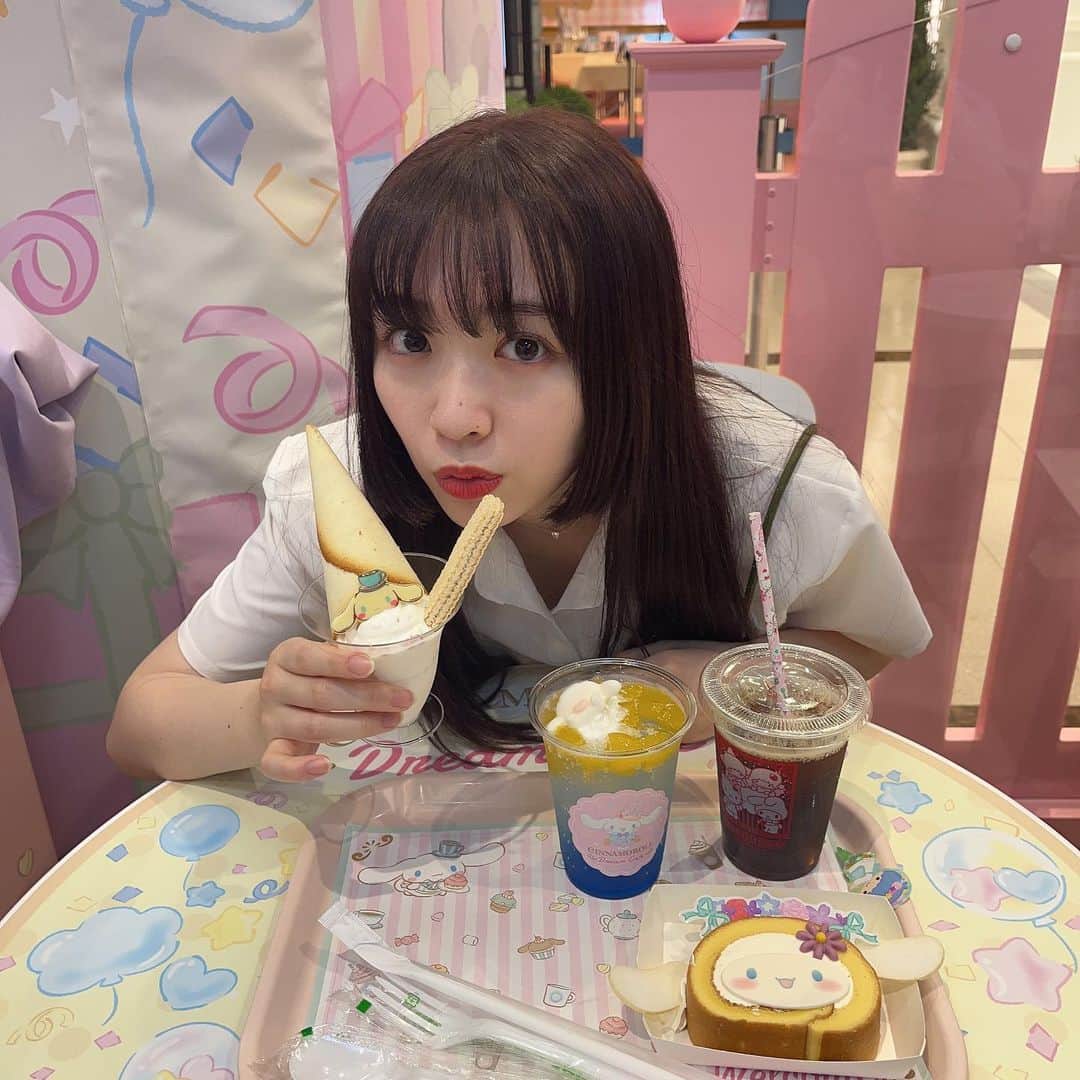渡辺みり愛のインスタグラム：「この私が珍しくぶりぶりしてる写真でも投下させてください。」