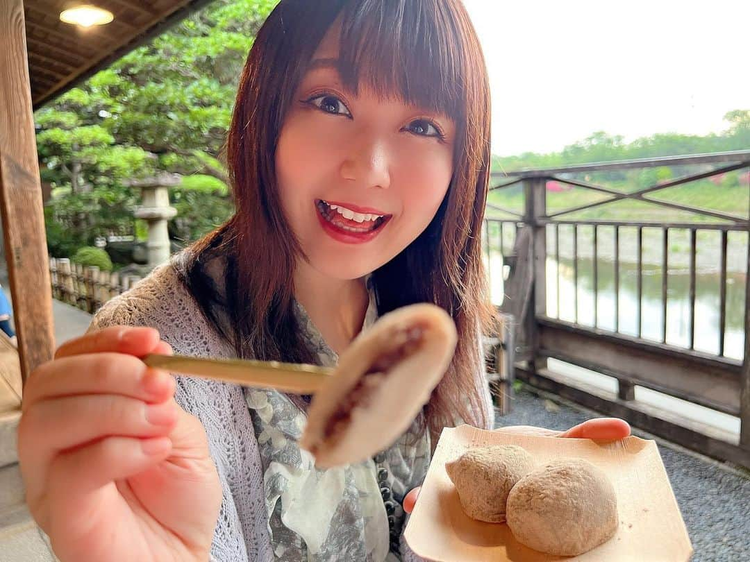 嶋梨夏さんのインスタグラム写真 - (嶋梨夏Instagram)「もっちもちですよぉ〜😋✨✨ . . . . . #被写体 #お仕事依頼受付中 #おでかけ #三重県 #伊勢 #赤福 #赤福本店 #朔日餅 #いっぱい食べる君が好き #もぐもぐ #彼女感 #アラサー女子 #平成元年生まれ #150cm #ファインダー越しの私の世界 #ポートレート #ポートレート撮影 #女優 #actress #photooftheday #JAPAN #japanesegirl #instagood #followme #ricashima #嶋梨夏」6月20日 23時07分 - shimarica_jp