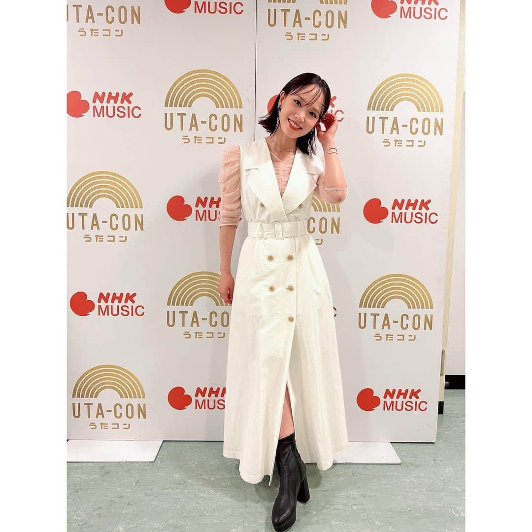 ソニンさんのインスタグラム写真 - (ソニンInstagram)「． #うたコン ありがとうございました！  カラオケヒット名選曲 というテーマの今回放送でしたが…  「シャ乱Qさんのシングルベッドはいかがでしょうか」 という当初からのお話で、 それならとお受けしました。  この曲は、 自身の2020年に行った20周年ライブで、 初めてシャ乱Qさんの楽曲を歌わせていただいた以来の披露。私にとっては特別な思いがあり、リスペクト込めて歌わせていただきました。  名曲すぎてプレッシャーももちろんありましたが、それよりも、つんくさんの思いに沿って歌わせていただける光栄さ。  このような貴重な機会に感謝しています。  #つんく♂ さん  #シャ乱Q さん #シングルベッド #ソニン #シャ乱Qさんと同じ時期から活動してらしたTBOLANの森友さんから嬉しいお言葉頂けて胸いっぱい #才能溢れるアーティストさん達と番組で共にできる巡り合わせにも感謝でした #最後のはライブの時この曲ギターも弾いてたのでその感覚で歌っちゃうんだよねやっぱりって写真」6月20日 23時36分 - sonim_official