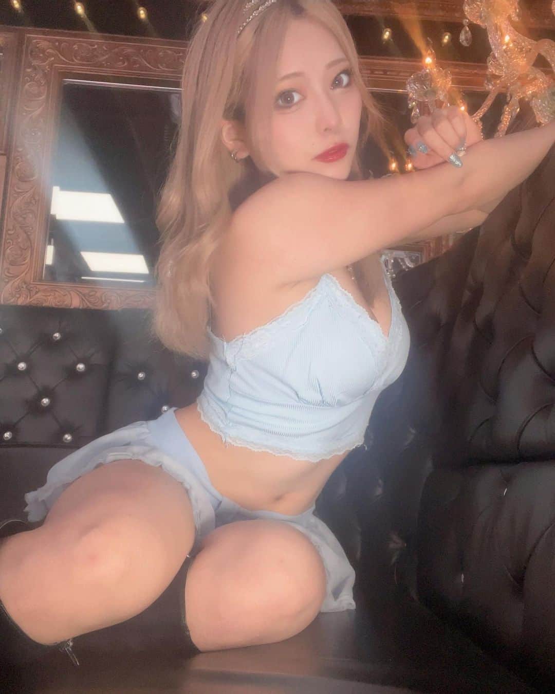 ありえのインスタグラム：「💙💖💙💖💙 : : : みんな22日まってるよ 🥹？？  #バーレスク大阪 #バーレスク東京 #バーレスク大阪ありえ #北新地 #インスタ映え #ホスト  #韓国メイク  #童顔女子  #実物とは異なります  #コスプレ #バニー  #burlesqueosaka  #burlesquetokyo  #SnowMan」