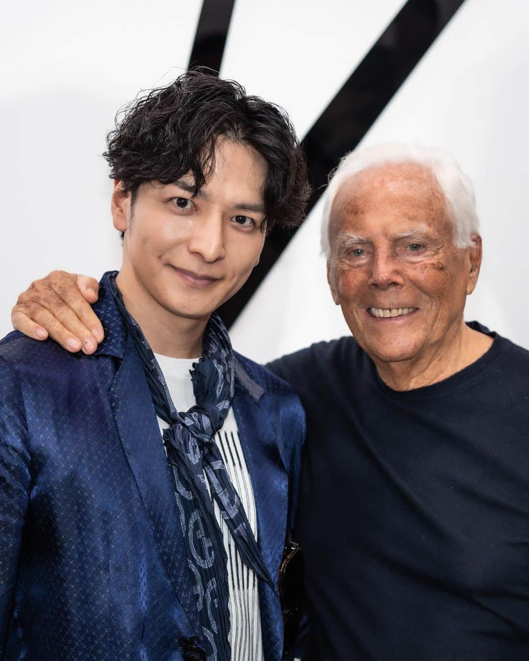 生田斗真のインスタグラム：「Giorgio Armani SS24 Men’s show @giorgioarmani  #brendanfraser @cesardomboy @regejean」