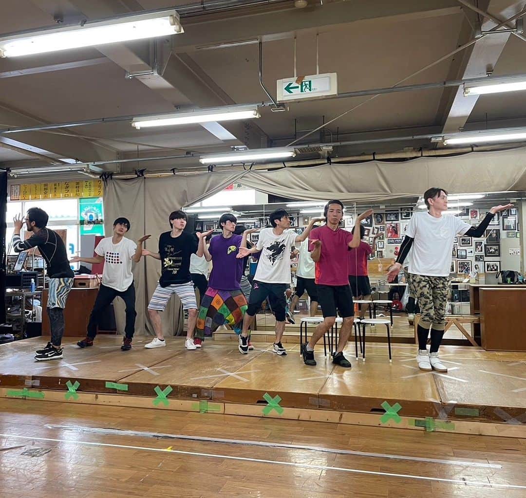 松谷優輝のインスタグラム：「ショーGEKI夏祭り公演  本番1ヶ月切り、どんどん近づいてくる本番  #ショーgeki  #ダンパチ  #あなだれ  #舞台」