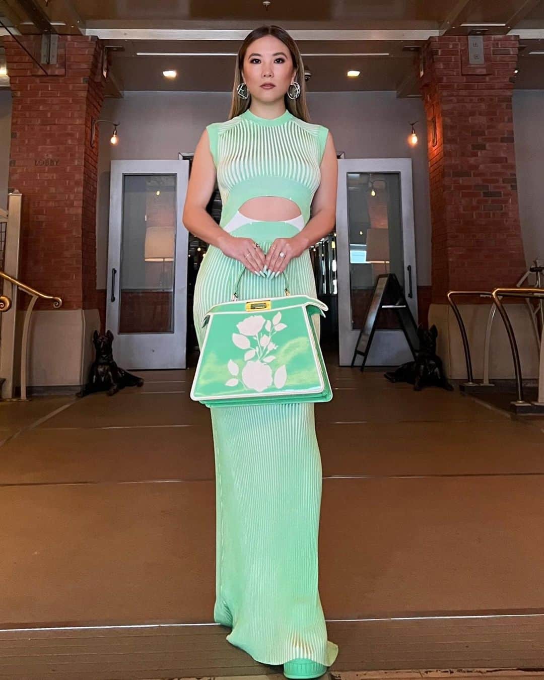 アライ・マキのインスタグラム：「Head to open toe gummy sandal @fendi @mrkimjones for our Shortcomings @tribeca premiere ⁣ ⁣ Styled x @cristinaehrlich  Glam x @gitabass @seijinyc  Styling assistant x @bridgetblacksten  #ShelterPR」