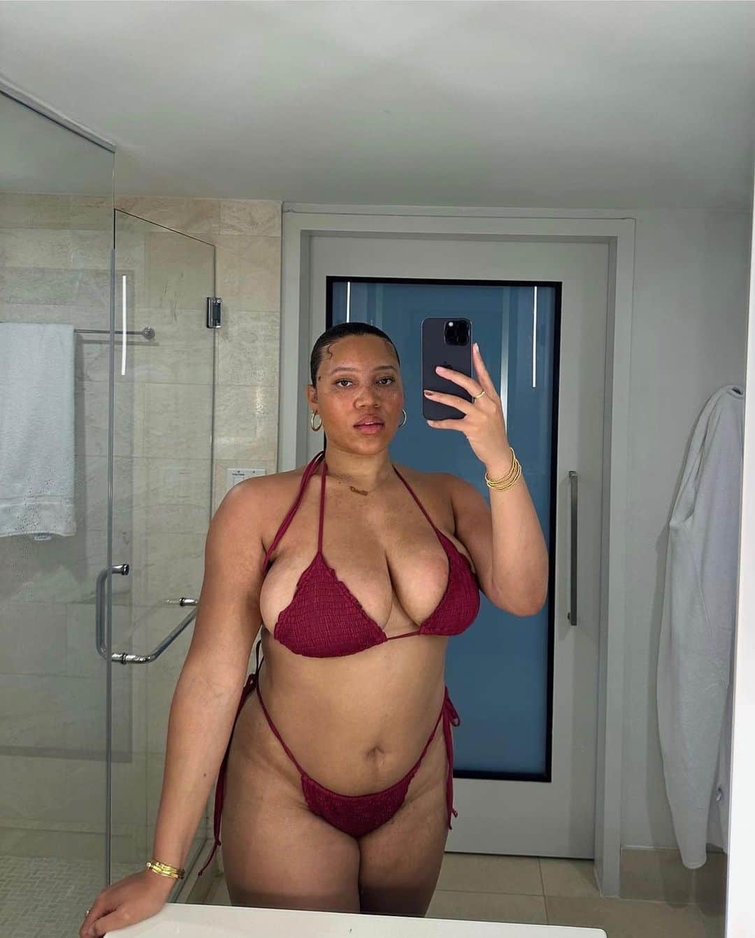 FRANKIES BIKINISのインスタグラム：「angel @nonicyngor in bordeaux ♥️ 25% off sitewide starts now with code STARS.」