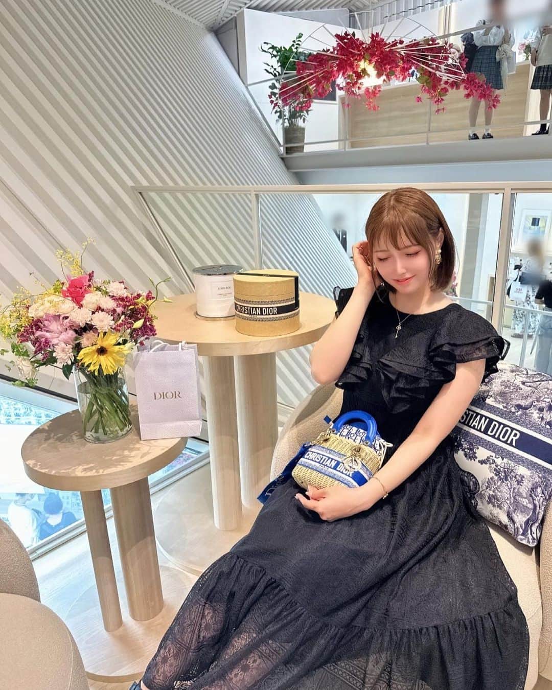 諸星みゆさんのインスタグラム写真 - (諸星みゆInstagram)「🍨 ⁡ ディオールの新フレグランス ディオリビエラの発売記念のポップアップ🫶💋 ⁡ フレグランスもコスメもかわいすぎて 買って帰りたかったのだけど 時間がかかるみたいで諦めた〜😂💔 ⁡ フォトスポットはどこもかわいかったな📷💭 ̖́-  ┈┈┈┈┈┈┈┈┈┈┈┈┈┈┈┈┈┈┈┈  𝐓𝐨𝐝𝐚𝐲'𝐬 𝐜𝐨𝐨𝐫𝐝𝐢𝐧𝐚𝐭𝐢𝐨𝐧  ワンピース @eimyistoire_official  バック  @dior   ┈┈┈┈┈┈┈┈┈┈┈┈┈┈┈┈┈┈┈┈  ⁡ ⁡ #原宿 #明治神宮前 #bankgallery #dior #ディオール  #可爱的 #lejardindioriviera #ディオリビエラ #ルジャルダンディオリビエラ」6月21日 2時23分 - miyucheese.ig