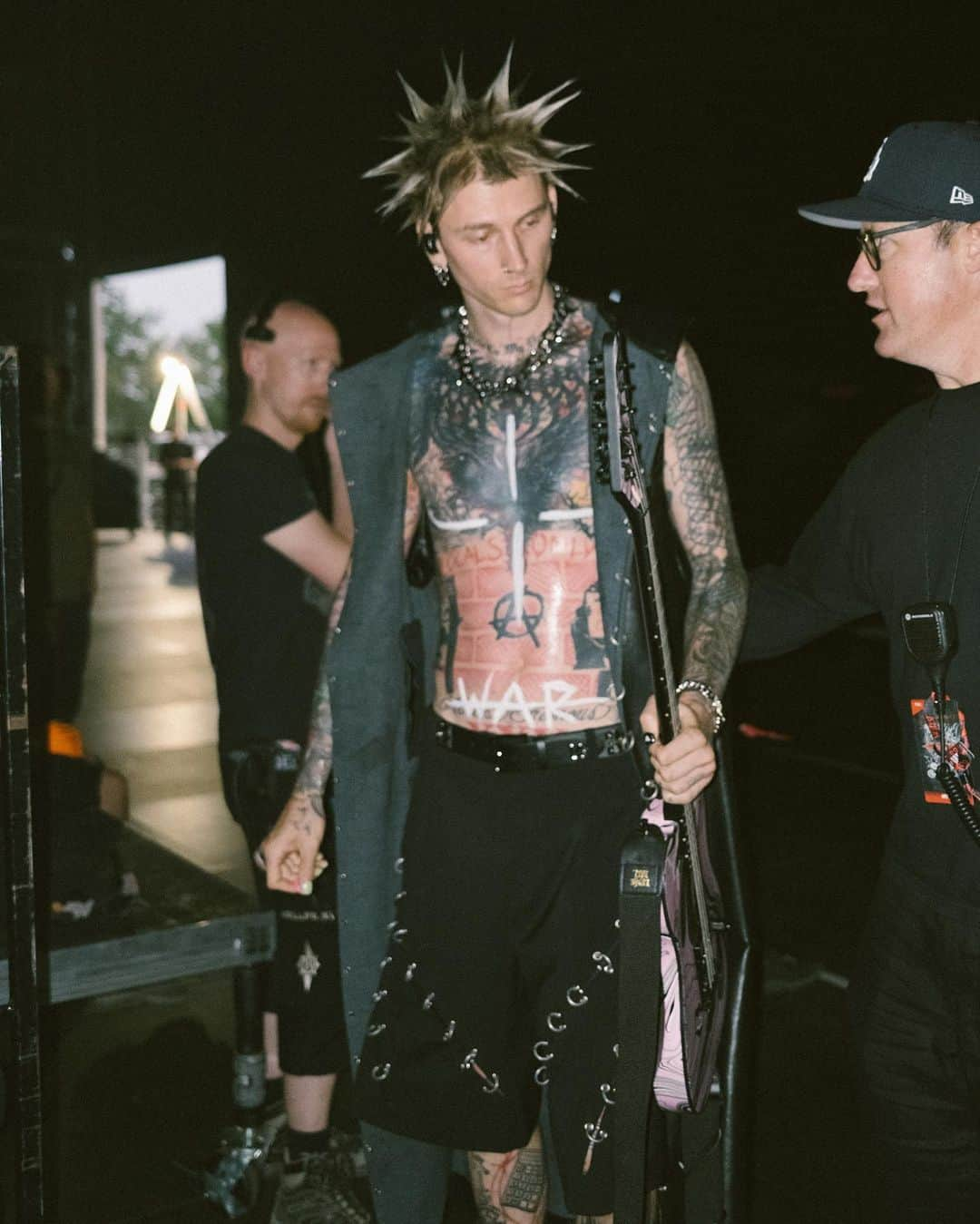 Young Gunnerさんのインスタグラム写真 - (Young GunnerInstagram)「my daughter said summer vacation, we ended up at hellfest」6月21日 2時20分 - machinegunkelly