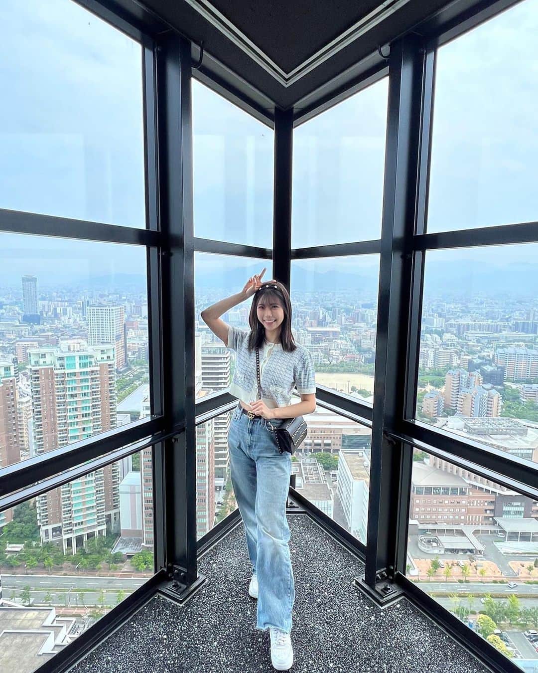 鈴木ふみ奈のインスタグラム：「無事に東京着きました🛬꙳.  正解は九州でした♡  福岡▷長崎▷北九州▷福岡と色んな所に行ってきたよ👀✨  #福岡 #長崎 #北九州 #ハウステンボス」