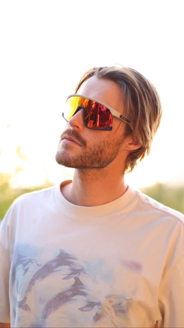 のインスタグラム：「More than meets the eye #bewhoyouare @oakley #BXTR」