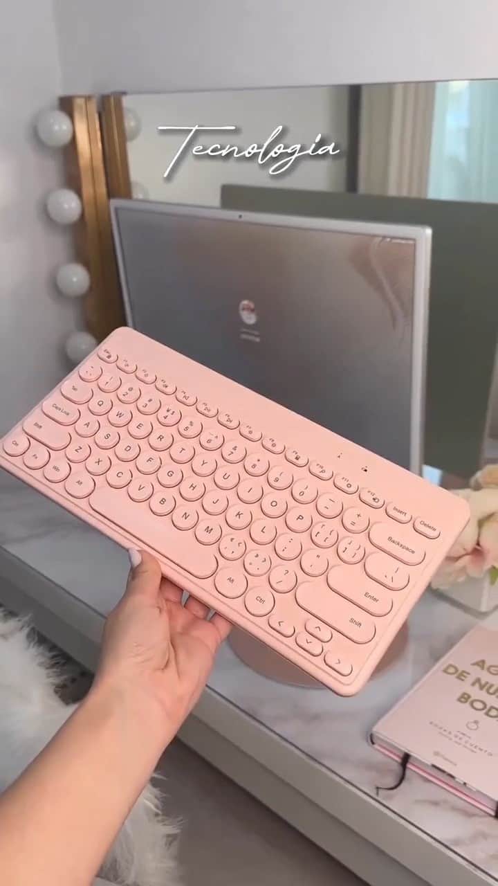 SHEINのインスタグラム：「Home Haul! 🏡🛍️ Which top-notch tech and beauty buys would level up your living space? 👇 @beatrizestrada  🔎8639052 12947187 11305457 13292530 15432610 14204212 9871660 15652027  #SHEIN #SHEINforAll #SHEINstyle #fashion #chic #saveinstyle」