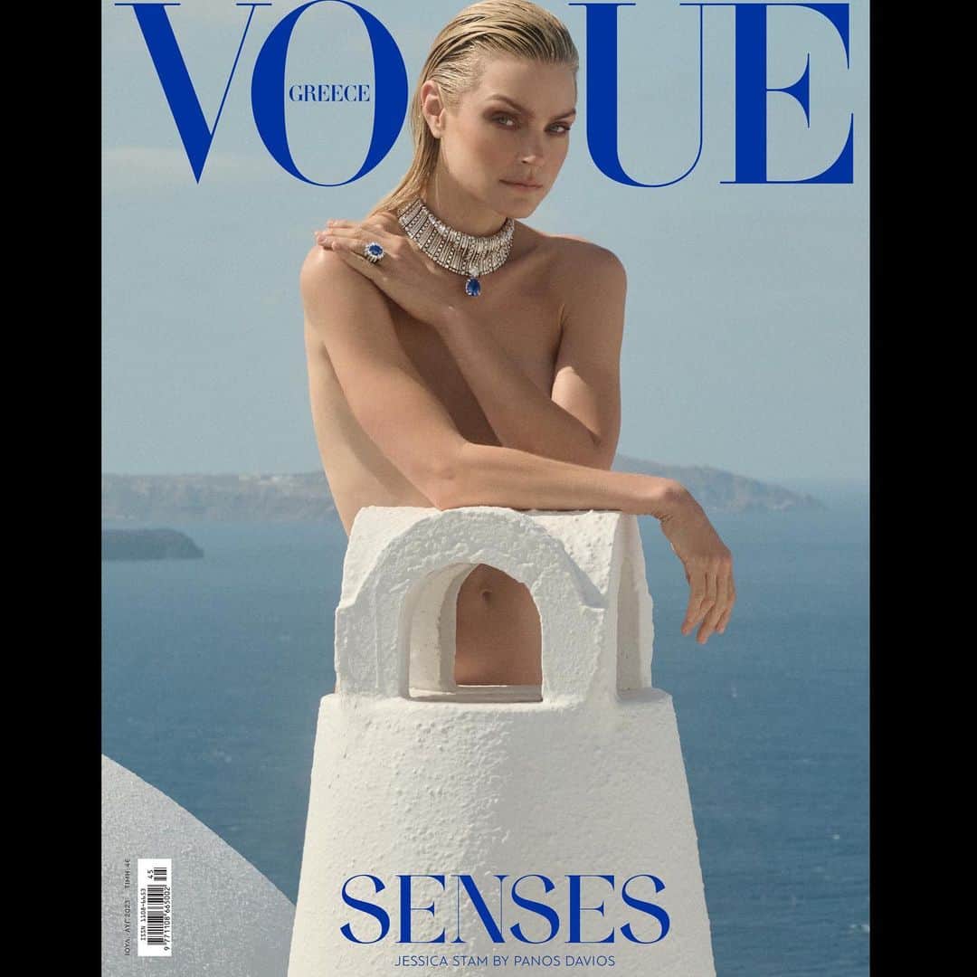 ジェシカ・スタムのインスタグラム：「So happy to share my new Greek Vogue cover that I shot in Santorini for the July 2023 issue. I loved shooting with @panosdavios for this iconic magazine that has been such an important part of my career. We did this photo on a rooftop in Oia town and I had the most amazing view. I’ll never forget how beautiful the island is 🩵   @voguegreece greece Editor-in-chief: @thaleiavoguegr Creative and Fashion Director: @nicholasgeorgiou_ Art director: @rinetta_._ Fashion Editor: @ohmygeorges Makeup artist: @sophiakossada Hairstylist: @christosvourlis Casting Director: @marina.fairfax Photographer's assistant: @katerinagoritsa Digital Operator: @postmodelondon Fashion assistants: @chrysa.chr @ath.rou Production manager: @jojodaniil Special thanks to @aloiavillas in Santorini for the hospitality ✨」