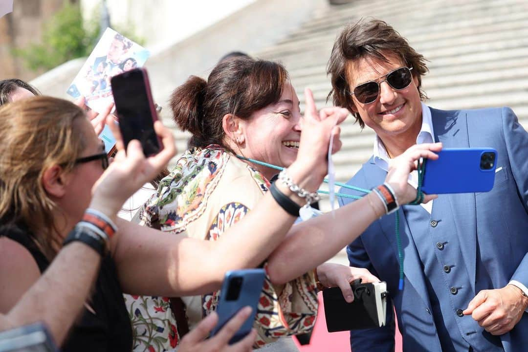 トム・クルーズさんのインスタグラム写真 - (トム・クルーズInstagram)「Alla prossima Roma. Thank you to the people and city of Rome for making last night’s #MissionImpossible world premiere unforgettable.」6月21日 2時51分 - tomcruise