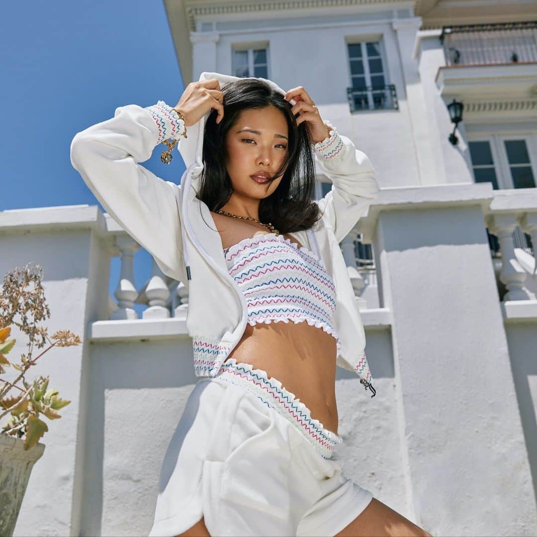 ジューシークチュールのインスタグラム：「In her slay girl era #JuicyCouture」