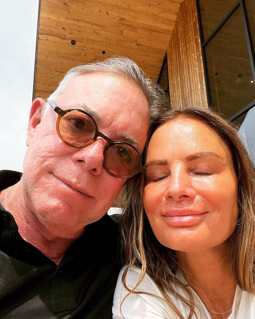 ガブリエル・アンウォーのインスタグラム：「Loving this upstate NY farm. Long, lazy lunch with fresh produce. Celebrating dear friend’s birthday with my @shareefmalnik」
