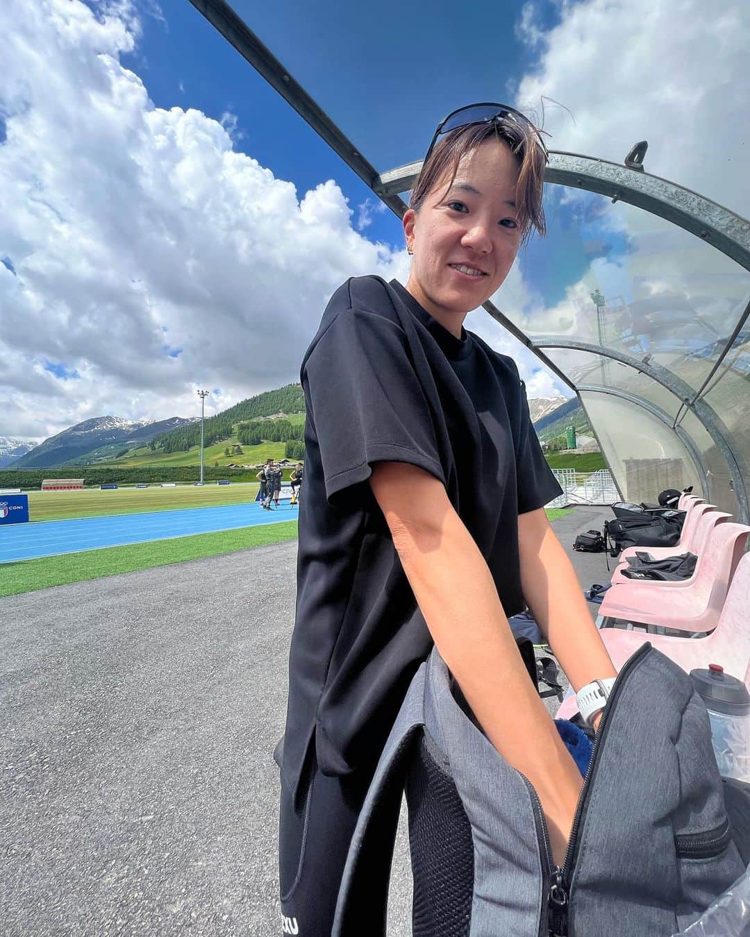 のインスタグラム：「Time to pack 🧳 First altitude camp in Livigno comes to an end! It was a quality block of training 💪 Grazie mille to @andydaq and his group for having us 🥰🇮🇹 Off to Montreal tomorrow for the  @worldtriathlon Series ✈️ #livigno  イタリアでの高地トレーニングも今日が最終日🏔️明日移動で今週末はモントリオールで行われる世界シリーズ第4戦目に出場します！ #トライアスロン」