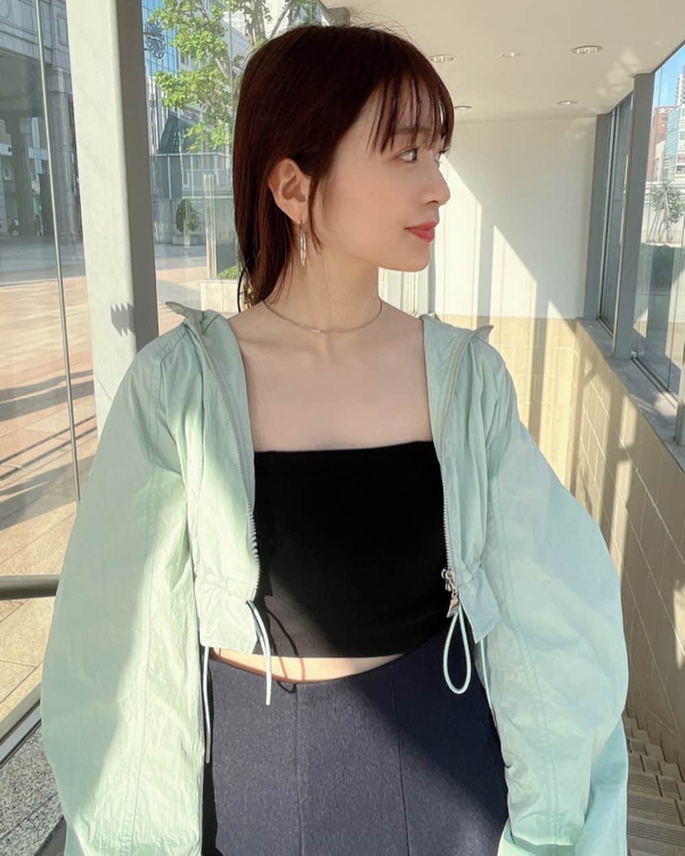 Fleur Fleurのインスタグラム：「又有超多新作介紹啦😍😍🫶🏻 今次有勁多上衣同埋下身款 仲有意外地好多連身裙同埋風褸外套添😚🫶🏻  [SDL windshield jk] mint / ivory  [日本🇯🇵品牌購買流程🔖📍］ 全部介紹嘅貨品都係現貨發售 All 20%off!! 買滿$1600可享免費SF🚚送貨 香港🇭🇰同埋澳門🇲🇴嘅客人都可以使用呢個優惠 全線貨品需要訂貨 今個星期五將會到貨 見到鍾意嘅貨品WhatsApp查詢  入數確認之後才會留貨俾你 大熱款式都有存貨 不過由於有好多客人查詢 到貨後就未必有現貨賣 記得訂貨啦！ 星期五晚上就可以拎😌🛍️ WhatsApp查詢熱線5572-9458 銅鑼灣門市：#銅鑼灣恩平道52號2樓A室」