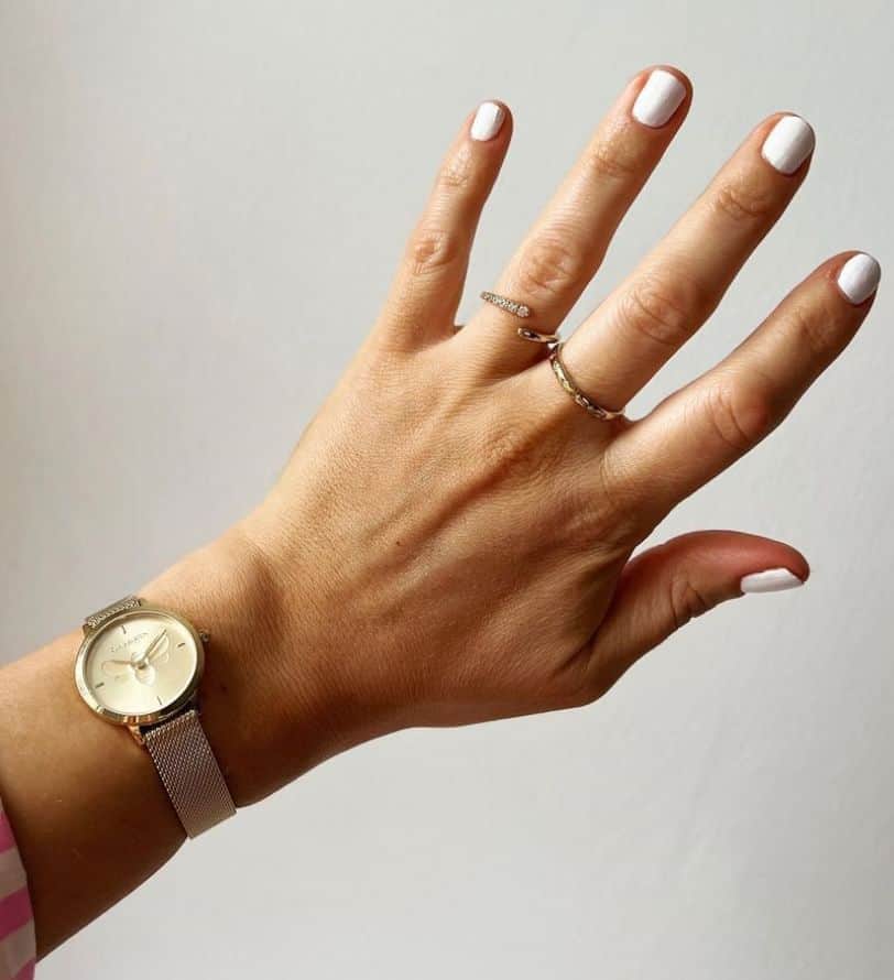 Olivia Burtonのインスタグラム：「This stunning Signature Bee Ultra-Slim Watch is a modern heirloom in the making, destined to become a cherished piece for generations to come.🐝  📸 @ashley.dainty」