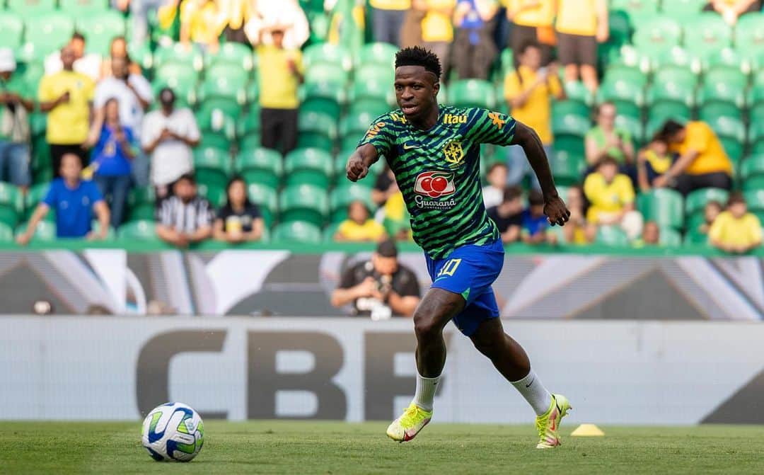 のインスタグラム：「Aquecimento finalizado  16 horas (horário de Brasília), Brasil x Senegal  Vamos juntos por mais uma vitória   Brasil 🇧🇷x🇸🇳 Senegal ⏰: 16 horas (horário de Brasília) 🏟️: Estádio Alvalade, em Lisboa, Portugal 📺: @tvglobo e @sportv」