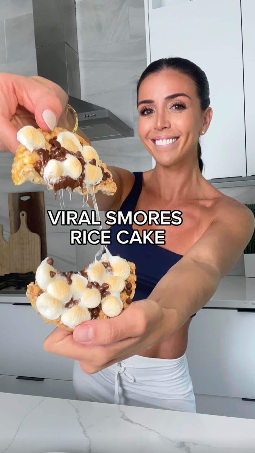 Ainsley Rodriguezのインスタグラム