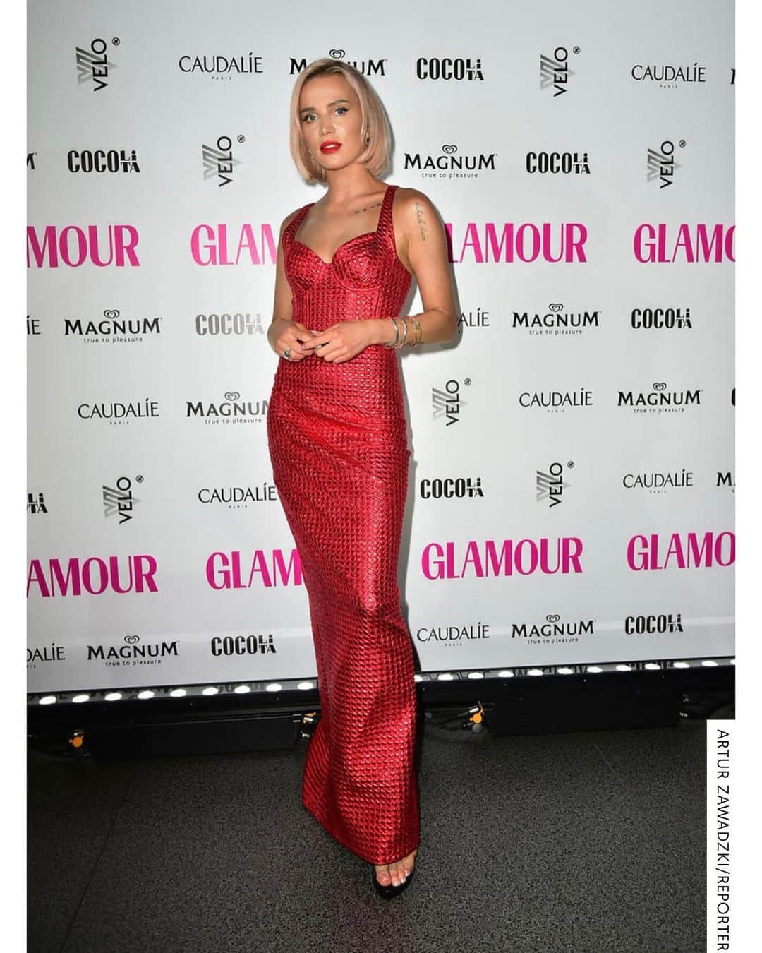 Juliett K.さんのインスタグラム写真 - (Juliett K.Instagram)「Happy BDAY @glamourpoland 💫🎂 20 urodziny #GLAMOUR ❤️」6月21日 5時42分 - maffashion_official