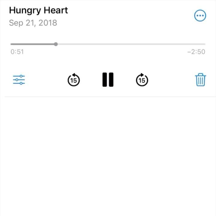 ヘイリー・キヨコのインスタグラム：「In 2018 I started dating my beautiful gf @beccatilley and wrote a song about her.  I wrote a song called Hungry Heart with @joejaniak and @seandouglas .  The song was so special to me and I thought about releasing it on ‘expectations’ but I decided it needed it’s own moment. My dream was to collab with a DJ/producer who could bring it to life in the dance world. I believed in this song so much. So we waited.   In 2020, I sent the song to Steve Aoki and he loved it. Then the pandemic happened and the song was on pause.   In 2022 Steve hit up the incredible Galantis and asked if he wanted to take the song to the finish line.   It’s 2023, 5 years later we released it and Hungry Heart is officially #1 on the dance charts.   This is proof to manifest what you see for yourself. To believe and keep going!!!   Thank you @steveaoki and @wearegalantis for believing in me, this record, and bringing your magic.   I’m so happy everyone loves Hungry Heart and thank you for all of the love… we did it!!!!!!!!」