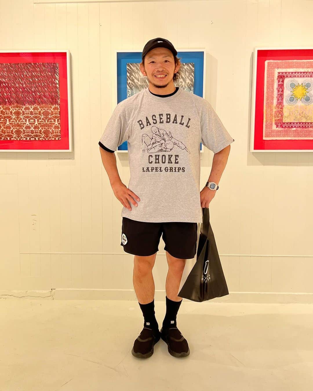 宇野薫さんのインスタグラム写真 - (宇野薫Instagram)「村上周さんの展示会へお邪魔しました。 素晴らしい作品にこれどうやって作ったんだろうという 感心と感動でした！ (自分が着ているベースボールTシャツも村上周さんのデザインです！)  Amane Murakami Exhibition “NOT BAD QUALITY“ 会期 : 2023年6月16日(金)～6月25日(日) 時間 : 11:30-19:00　＊日・月曜日17:00 CLOSE 場所 :  @jinnan.house  JINNAN HOUSE内 HAUS STUDIO 東京都渋谷区神南1-2-5 ... #art #exhibition #amanemurakami」6月21日 6時34分 - caoluno