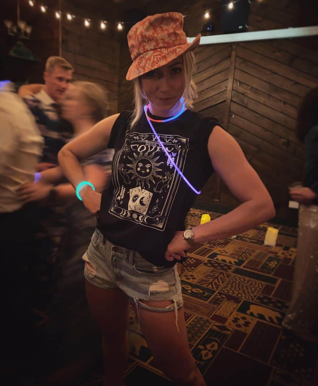ミカエラ・シフリンさんのインスタグラム写真 - (ミカエラ・シフリンInstagram)「Part 2 (of the multi-week recap):  Holy Macaroni, what a celebration… @regandewhirst & @glester18, you sure know how to set the scene! I can’t imagine a more spectacular way to celebrate your love and officially sealing the deal on your life-journey together! Thank you for including all of us in a weekend that we’ll never forget❤️ We love you always!」6月21日 6時46分 - mikaelashiffrin