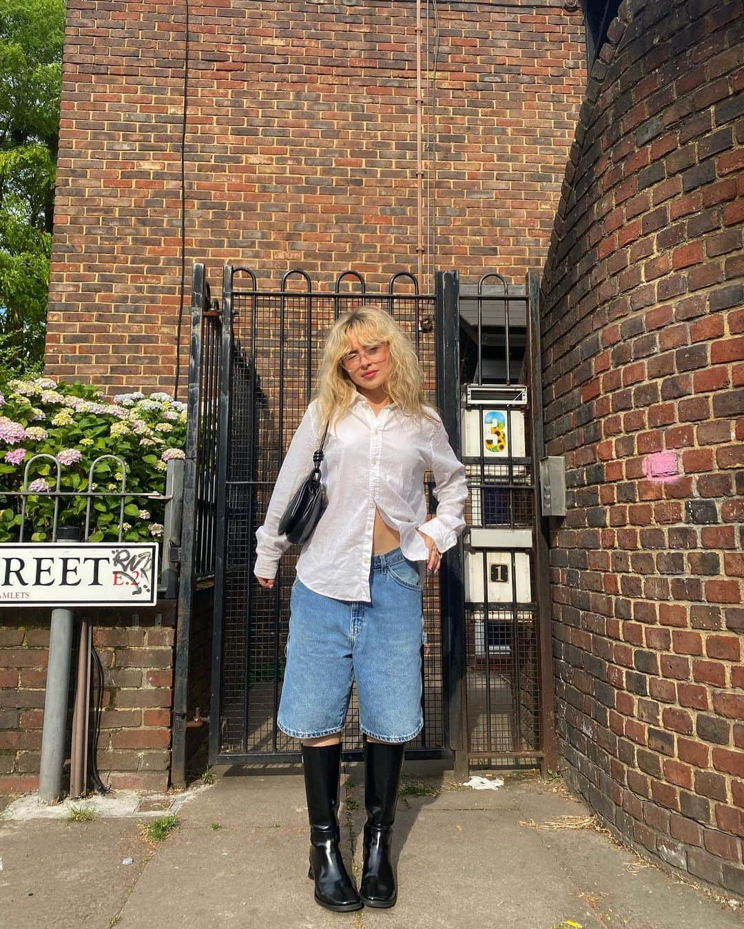 サブリナ・カーペンターのインスタグラム：「london, birmingham, newport you guys are all soooo leng. ily u are making this the best tour ever 💌」
