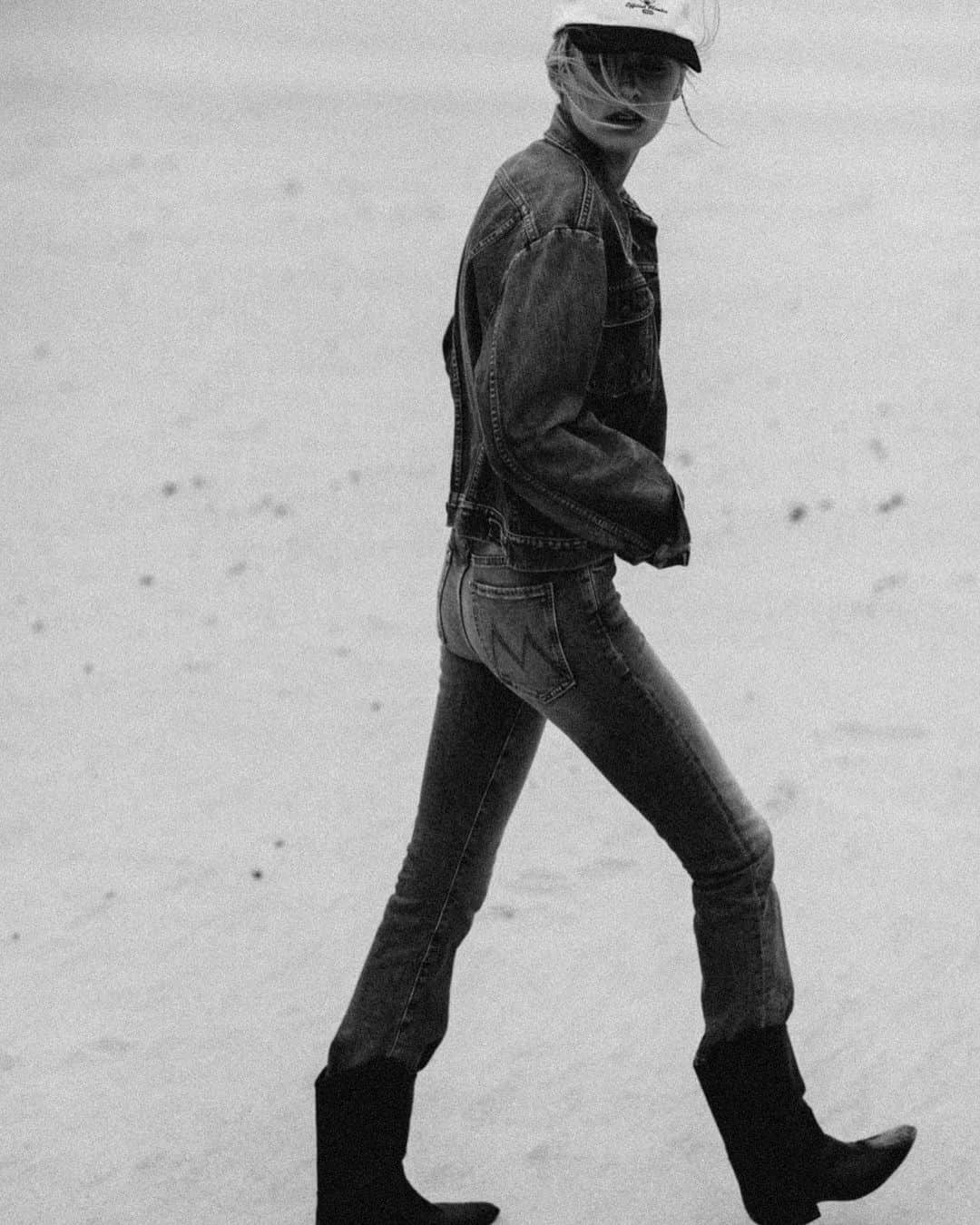 motherdenimのインスタグラム：「Resting Beach Face.」