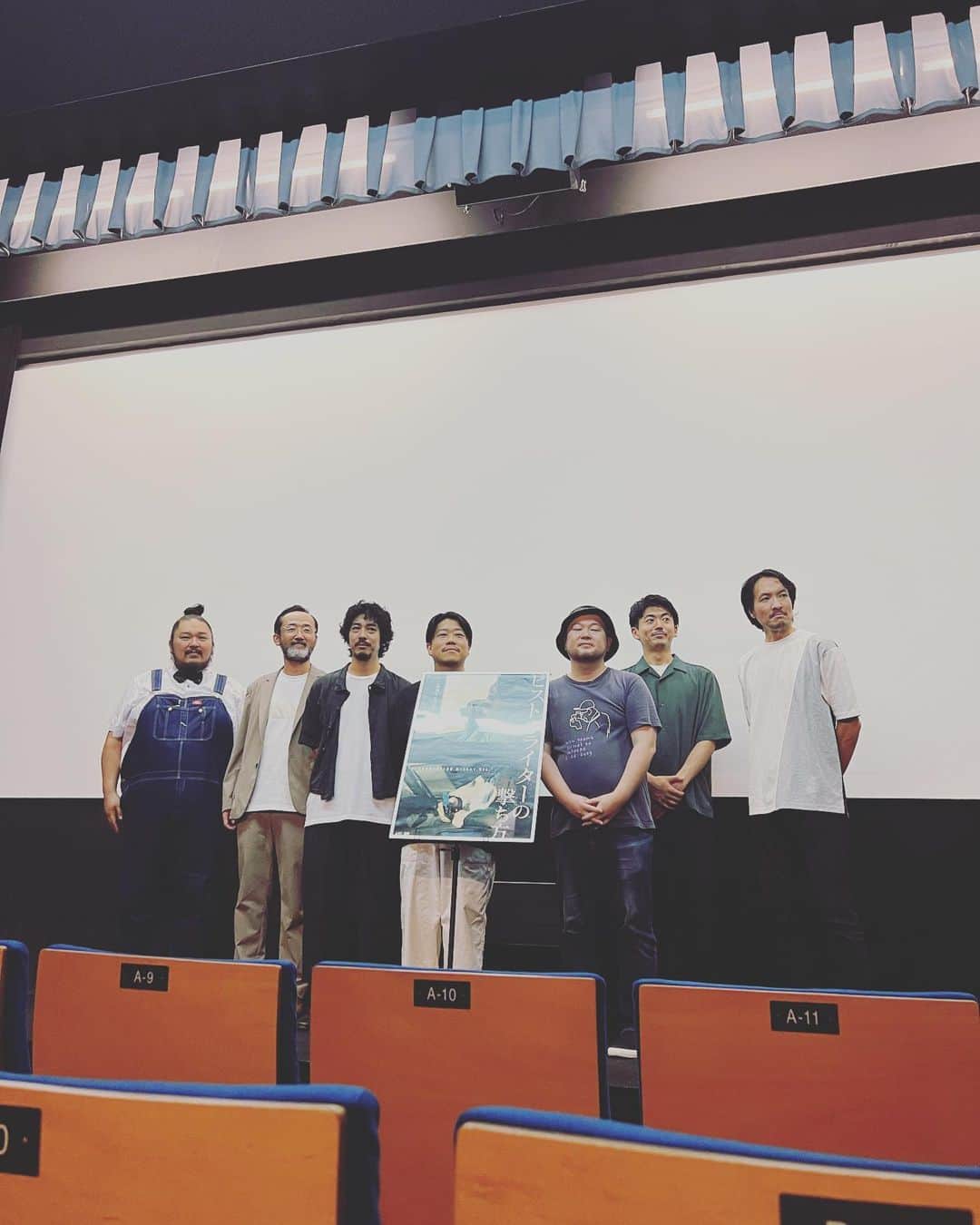 遠山正道のインスタグラム：「映画#ピストルライターの撃ち方  @eurospace_official 小さく縛られた社会、やり場のない怒り、ピュアな想い、良かった^ ^ 左から主演#奥津裕也 ヒロイン#黒須杏樹 #眞田康平監督 助演#中村有」