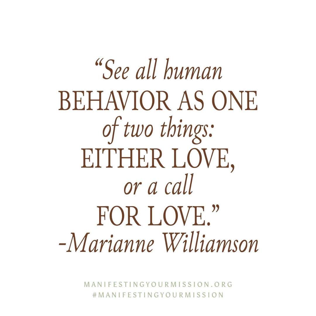 ブリアンナ・ブラウンのインスタグラム：「I 🤎 this quote and here is why… ⠀⠀⠀⠀⠀⠀⠀⠀⠀ First of all, I’m a big fan of Marianne Williamson and I have been since reading her incredible book, “A Return to Love" and her speaking about “A Course in Miracles." The simple idea that all human behavior is either love or a call for love is so simple and so true.  ⠀⠀⠀⠀⠀⠀⠀⠀⠀ When I look at my son and I see him be pure joy or needing/wanting attention, acknowledgement, to try and feel better.  I believe it really is reduced to him needing/wanting more love.   How incredible would our world be if we could be there and recognize this simple truth for one another.」