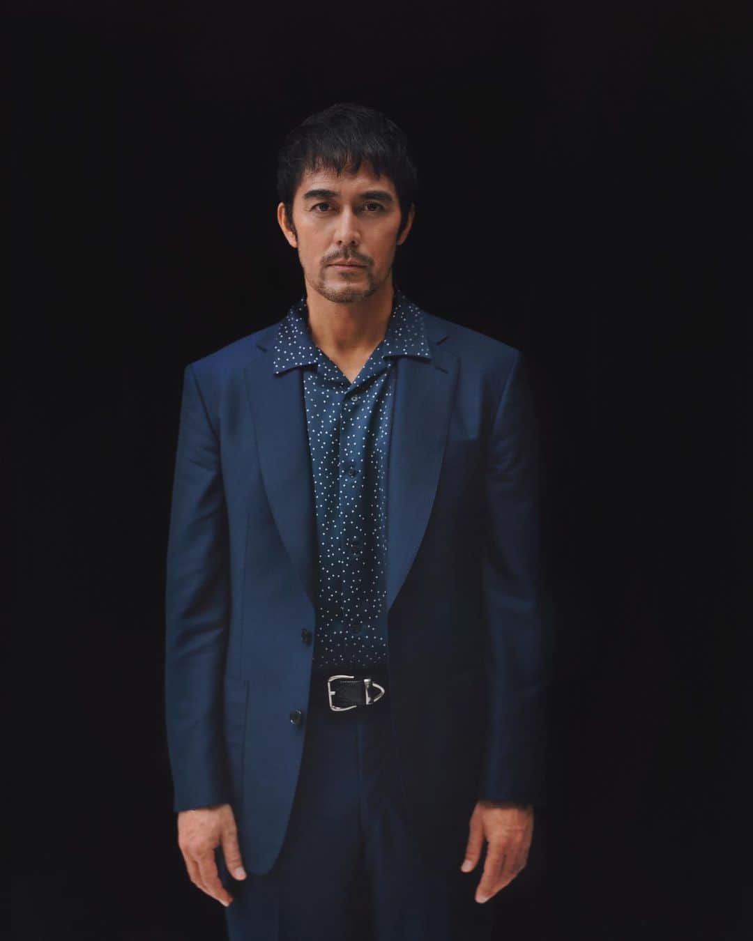 阿部裕介のインスタグラム：「阿部寛さんのポートレート撮影をしました。  #8x10photography  #abehiroshi  #阿部寛」
