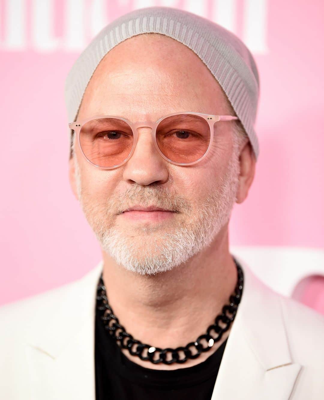 ハリウッド・リポーターのインスタグラム：「#RyanMurphy will depart Netflix at the end of his five-year, nine-figure overall deal and is set to make a new home at Disney. ⁠ ⁠ Murphy left 20th in 2018 for a $300 million deal at Netflix, becoming — along with #ShondaRhimes — one of the biggest producers to sign with the streamer. The past year has been the most fruitful of the deal, with #Dahmer and #TheWatcher, both of which he co-created with longtime collaborator Ian Brennan, becoming breakout hits for the streamer. For more details on the Disney deal, head to the link in bio.」