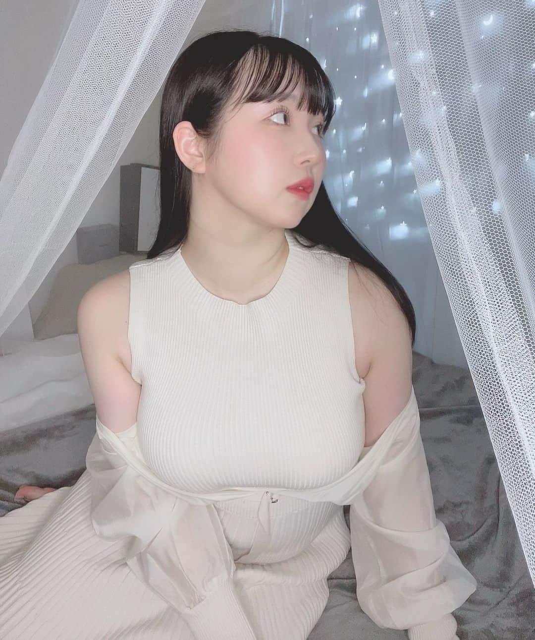 上田ミルキィのインスタグラム：「たわわ が はわわ～🧴🤍🪽☁️」