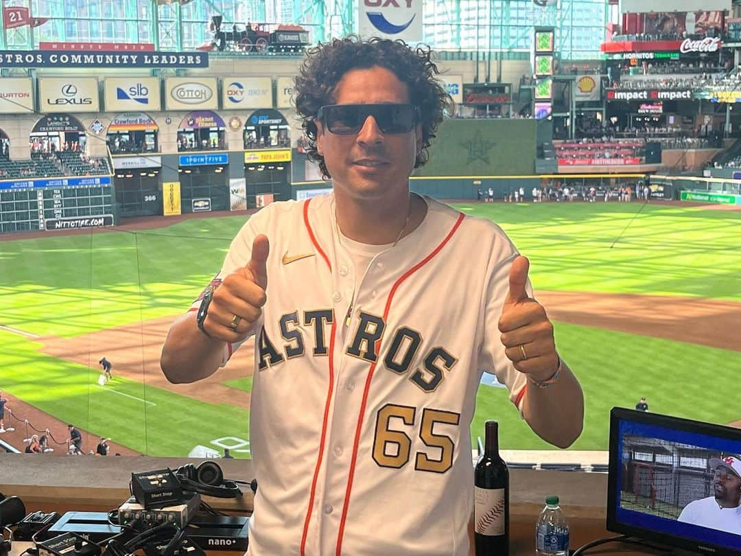 ギジェルモ・オチョアさんのインスタグラム写真 - (ギジェルモ・オチョアInstagram)「Baseball ⚾️ 😎  👕 @joselurquidy   🏟️ @astros @mlb   📍Houston,TX.」6月21日 8時57分 - yosoy8a