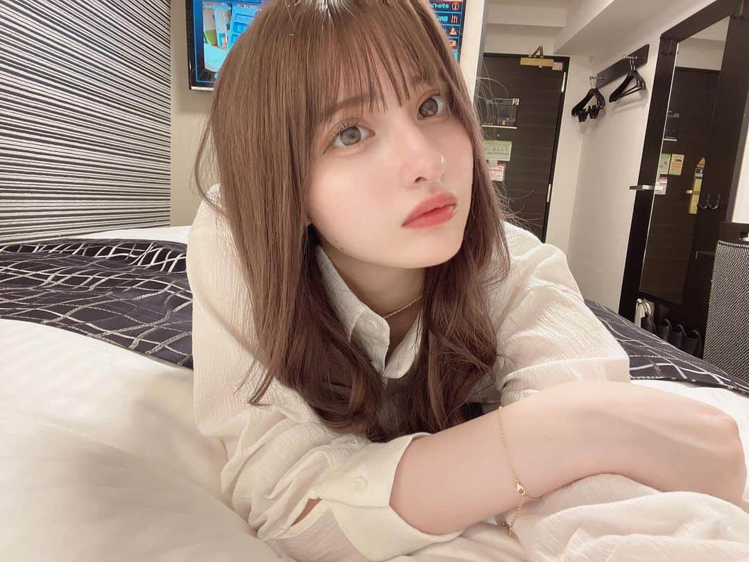 エイミーのインスタグラム：「‪‪❤︎‬ 髪染めました☺︎ オリーブ系どうー！！！！ かわいい？   #jk  #ロングヘア」