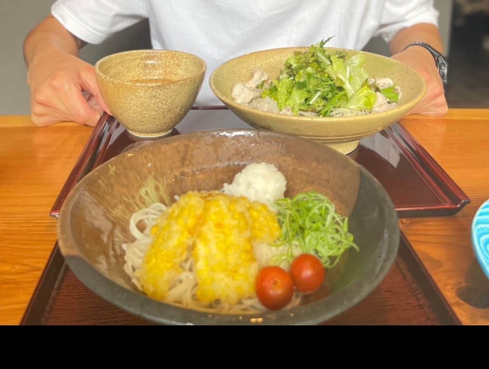 西川周作さんのインスタグラム写真 - (西川周作Instagram)「先日のオフに大好きなお店に行ってきました😋  「分豊年屋 久の半」  とても美味しい蕎麦。 美しい盛り付け。 そしてここのしゃぶしゃぶも最高に美味しい‼️  東浦和にあるので、試合前後にみなさんも行ってみてください😊👍  #東浦和  #東浦和グルメ  #久の半  @kunohann」6月21日 18時33分 - shusaku_nishikawa