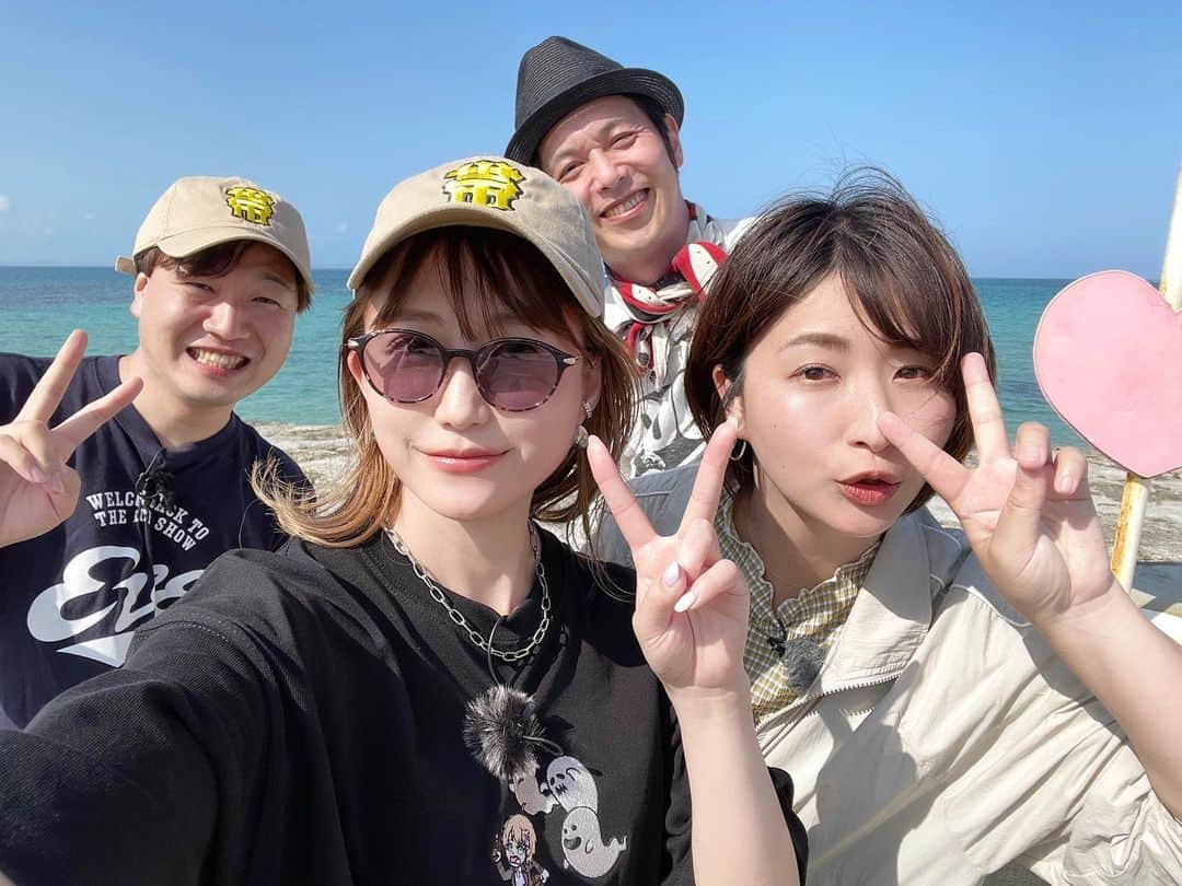 津田麻莉奈さんのインスタグラム写真 - (津田麻莉奈Instagram)「＼✨🏝️今夜放送🏝️✨／ #グリーンチャンネル 水曜馬スペ！キャプテン渡辺のオンライン競馬パーティ7  前編　6月21日(水) 23:00～24:00　他 後編　7月5日(水) 23:00～24:00　他  【出演】 #キャプテン渡辺 さん #稲富菜穂 さん  #鈴木ショータ さん  #津田麻莉奈  菊花賞当日の帯ゲット記念で沖縄へ✈️ どこにいても馬券が買える喜びと 皆で共同馬券を買う楽しさが詰まっています🐎 今回も大変なことになっているので見てねー！！  ▶︎https://www.greenchannel.jp/program/umasp_online-party7.html  #沖縄  #水曜馬スペ #キャプテン渡辺のオンライン競馬パーティ #まりなる #津田麻莉奈」6月21日 18時45分 - tsudamarinal