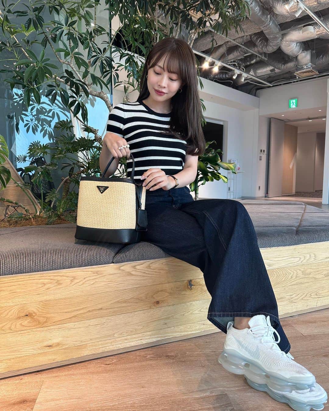 高木由梨奈のインスタグラム：「昨日の全身🦓♡ 最近のイチオシのバギージーンズは @uniqlo_jp ✌︎ YouTubeでも紹介したけど安いのにめっちゃ高見えするよ〜✨  #骨格ストレートコーデ #骨スト #プチプラコーデ #夏コーデ #今日の服」