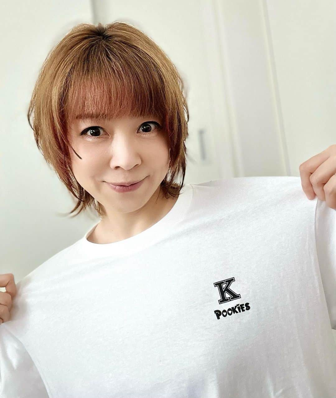 初嶺麿代さんのインスタグラム写真 - (初嶺麿代Instagram)「いえーい。カイくんTシャツ🐒 #プーキーズ   今日は美容のお仕事の打ち合わせ。 お仕事はなんでも好き😊というか、、好きな事しかしませんが、美容関連のお仕事はまた違う感じでテンションが上がります⤴️  あー、美活しないとな、、  #アラフィフの挑戦  #アラフィフの美活  #宝塚og」6月21日 19時00分 - hatsunemayo