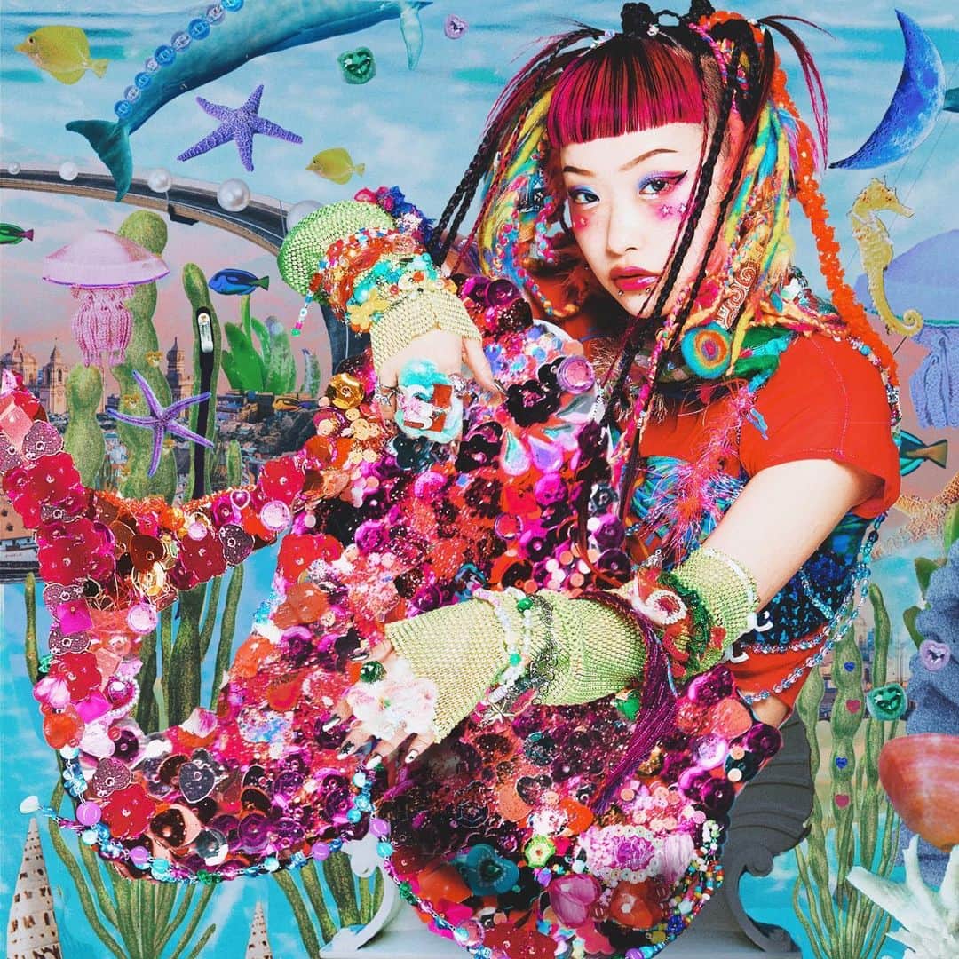 のインスタグラム：「#水曜日のカンパネラ   コカ・コーラCoke STUDIO キャンペーンソング「マーメイド」🧜‍♀️  7/5(水)リリース決定❗️  6/27(火)にコカ・コーラ公式SNSで配信される、Coke STUDIOスペシャルイベントにて「マーメイド」初パフォーマンス！  ▷ Pre-Saveリンクはストーリーズ/ハイライトに✍️  #マーメイド @cocacola_japan」