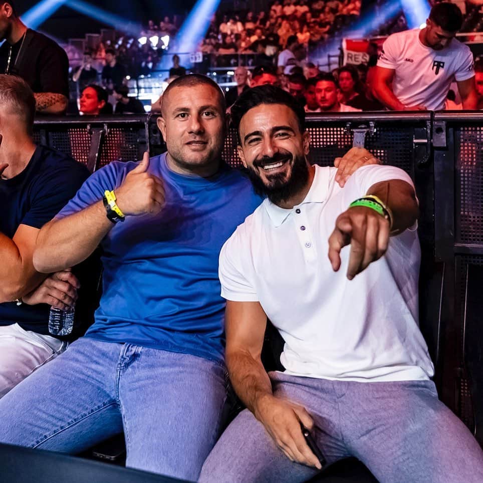 グーカン・サキのインスタグラム：「The day ones @alifardiofficial 👊  Had a good night @glorykickboxing seeing the new generation of kickboxers rising up and claiming their spot at the top. Keep believing in yourself and your dreams.」