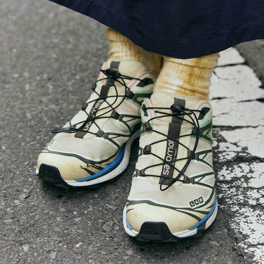 ハグマグ編集部さんのインスタグラム写真 - (ハグマグ編集部Instagram)「おおやさおりさん＆渡邊隆則さん、とくくん・ 3歳  スポーティなTシャツが家族コーデのアクセントに🏀🤍  ［mama］ Tops＆Bottoms：THE SUNNY Earring：ZARA Bag：Isabel Marant Shoes：Salomon  ［papa］ Tops：STEVEN ALAN Bottoms：DAIWA PIER39 Glasses：Buddy Optical Shoes：イギリス軍のトロピカルサンダル  ［kids］ Tops＆Hat：ZARA Bottoms：BOBO CHOSES Shoes：Reebok ___________________________________  詳しくはウェブサイトの記事で紹介中。プロフィールのリンクからチェックしてね🌼 @hugmug_insta ___________________________________ #hugmug#ハグマグ#親子スナップ#ママファッション#ストリートコーデ#ガーリーカジュアル#夏コーデ#夏ファッション#夏服#リンクコーデ#親子リンク#キッズファッション#キッズスタイル#ママコーデ#ママコーデファッション#カジュアルコーデ#夏色カラー#おしゃれキッズ#ベビー服#男の子コーデ#女の子コーデ#家族コーデ#ファッションスナップ#親子ファッション#家族コーデ#家族写真#家族スナップ#親子リンクコーデ#親子ペアルック#親子装#ハグマグファミリー」6月21日 19時12分 - hugmug_insta