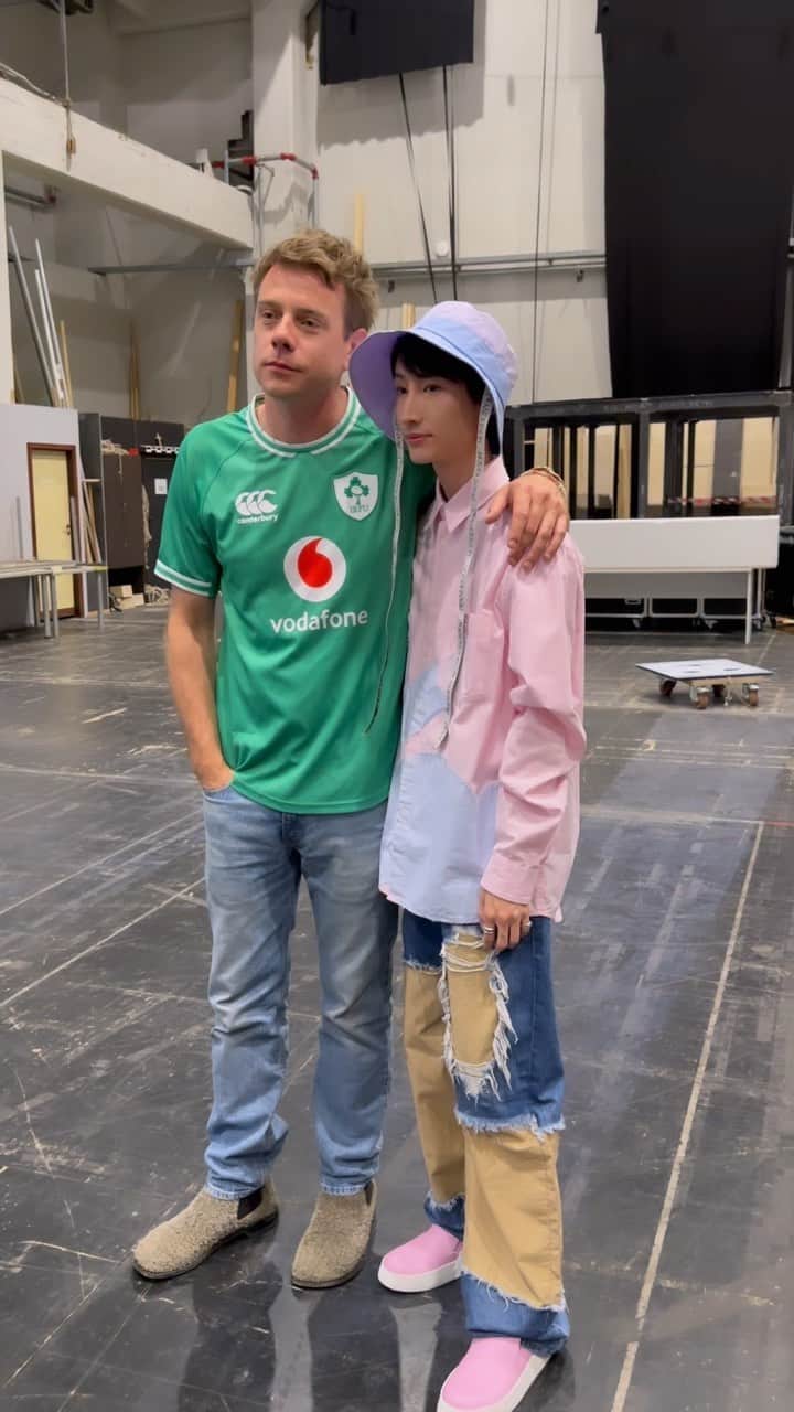 緒形りょうのインスタグラム：「Had a beautiful, wonderful time with @jonathan.anderson @jw_anderson 💙」