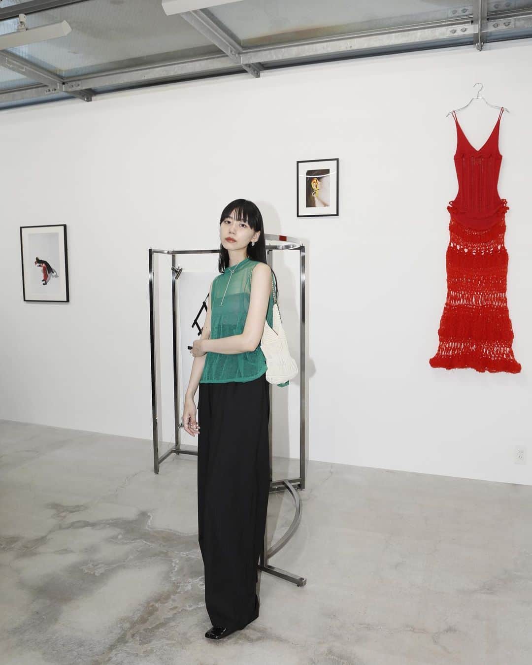 Shiho Sasakiのインスタグラム：「ODAKHA 2023 Autumn and Winter Collection Special Photo Exhibition with Shun Komiyama  「malamute」改め、 新たにスタートした「ODAKHA」❤️‍🔥 小見山峻さんが撮り下ろした写真展と、ODAKHAの新作ニットウェア… とても素敵な空間でした🌹  #ODAKHA」