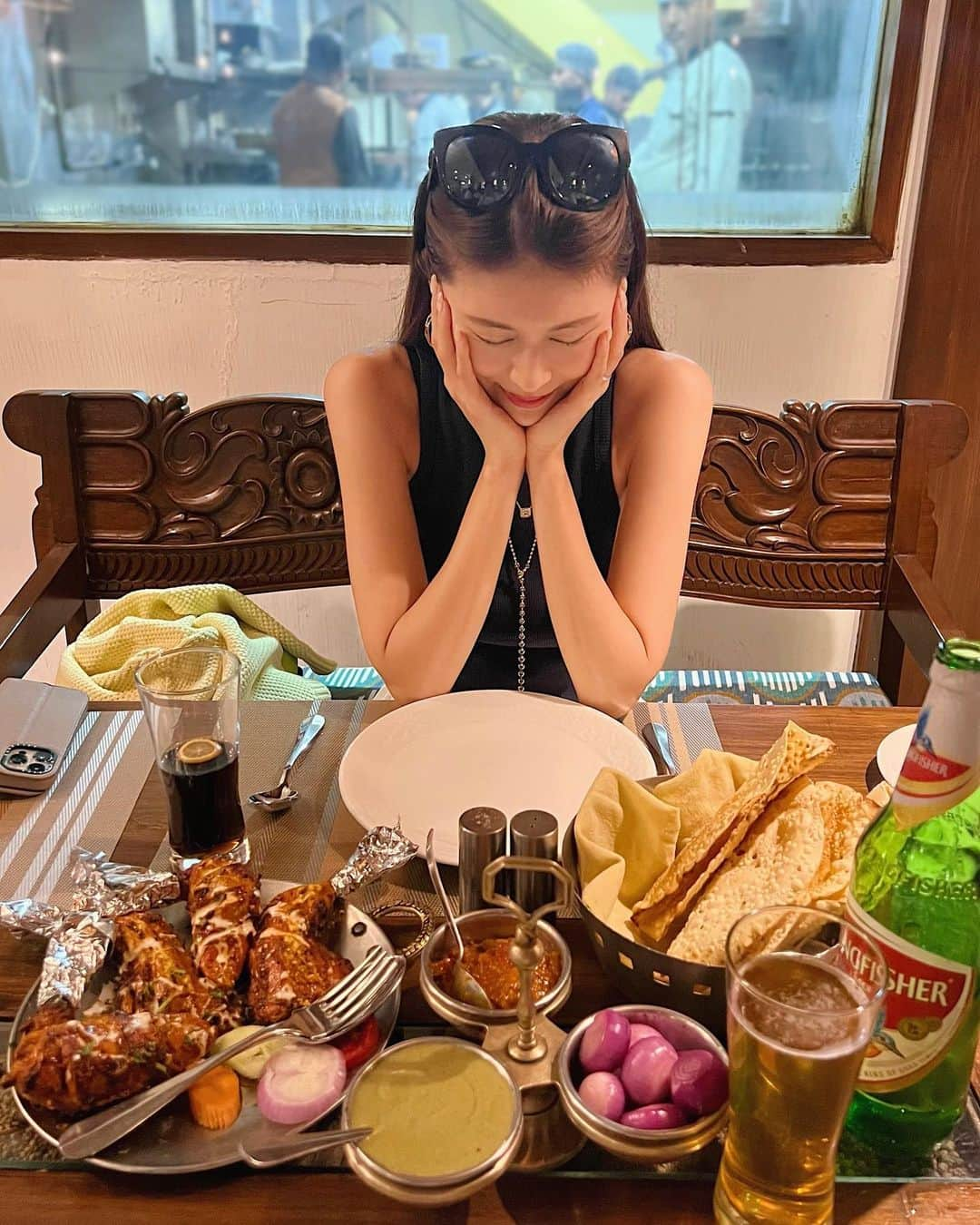 東野佑美のインスタグラム：「📍New Delhi, India 本場の🍛🌮🍗🇮🇳  インドに行くって言うとお腹壊さないようにねって よく心配されていたので少し不安だったのですが🥹😂  来てみると綺麗なお店や美味しいご飯も沢山あるし お腹、全然大丈夫でした🙆🏻‍♀️✨😮‍💨ほっ  カレー屋さんはNew Delhiにある Hotel Palace Heightsの中のZaffran ज़ाफ़रानってお店です🫶  #海外 #中東旅行 #インド」