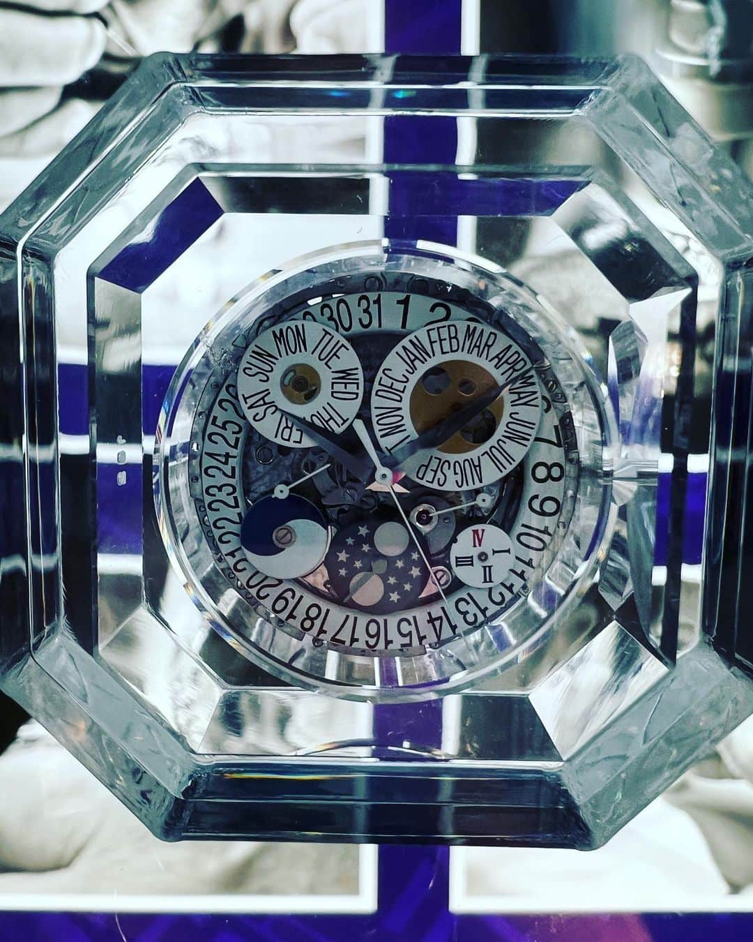 明希 さんのインスタグラム写真 - (明希 Instagram)「@ryuichikawamura_official さんと @patekphilippe の素晴らしい世界を見に行ってきました🕰️ 現在に至るまでの長い歴史の中で、今も美しく輝く時計の数々✨本当に素敵でした！楽しかったです🤘 6月25日まで開催しているみたいです！」6月21日 19時38分 - sid.aki