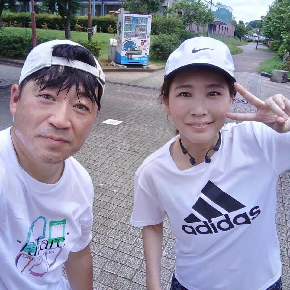 水野友貴のインスタグラム：「明日から千葉県議会は代表質問のため、ランニング練習が難しくなるので、昨晩は夜ラン５キロ、今朝は朝ラン５キロ❗ 今日みたいな暑い日は飲む日焼け止めサプリも併用して、身体を整えます。 昨晩は１キロ6分前半。 今朝は気温の状況も鑑みて1キロ7分前半とゆっくり目。  #running #run #ランニング初心者と繋がりたい  #ランニング #マラソン初心者 #マラソン  #ランニング女子 @sunparasolathlete」